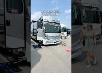 Luxury motorhome that sleeps 8 people 🤯 Tour this new 2026 Fleetwood Palisade 45FS #rv #campervan
