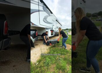 How we setup our camper for fulltime RV living // #nomads #fulltimerv