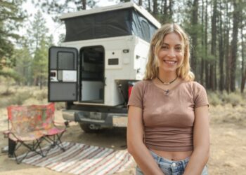 Her 4×4 Truck Camper Tiny Home