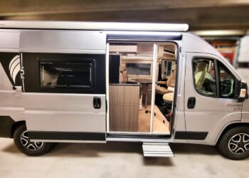 4 Beds and a BIG Bathroom in a SMALL Luxury Campervan with 9-Speed Automatic – Dreamer D53 Fun