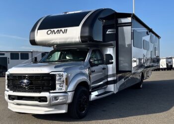 Coolest 4X4 Super C Luxury Motorhome RV You’ve Ever Seen!