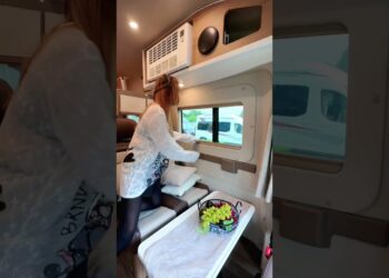 4 seats with blind windows and upper and lower beds #RV #SAIC Maxus #travel with RV #SAIC Maxus