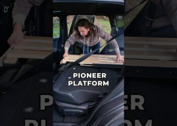 Car camping without bumps! 😄 The Pioneer Platform levels your ride for a flat & comfy build 🙌🏻