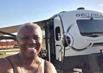 RV Tour: I’m 53 & I live fulltime inside of my 20 ft Cozy RV! Ep. 26