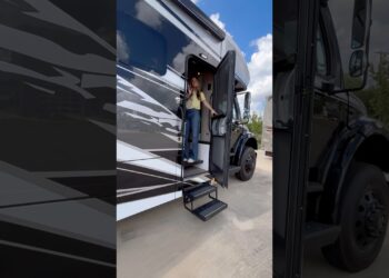 2026 Renegade Verona 40VBH Luxury Super C RV Tour #rvlife @RenegadeRV @JonathanRV_Life