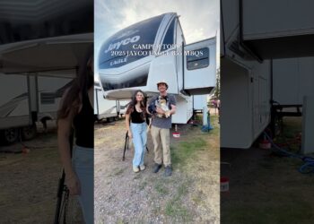 Camper tour! #campertour #camper #fifthwheel #rvlife #camperlife #jayco #rv #rvlifestyle #rvfulltime