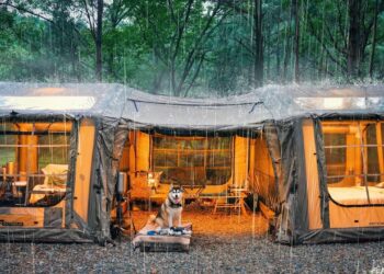 1% LUXURY CAMPING IN THE RAIN ⭐ 5-STAR SUITE INFLATABLE HOTEL?